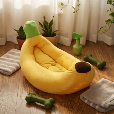 BananaNest (1) BananaNest: Cama Cueva Antiestrés en Forma de Plátano para Perros | Nido Suave y Original